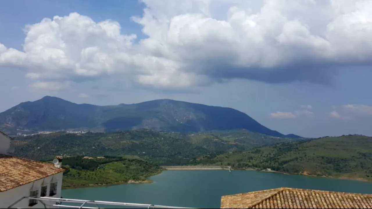 Apartamentos el Mirador en la Plaza de Zahara Zahara De La Sierra 0*,  España