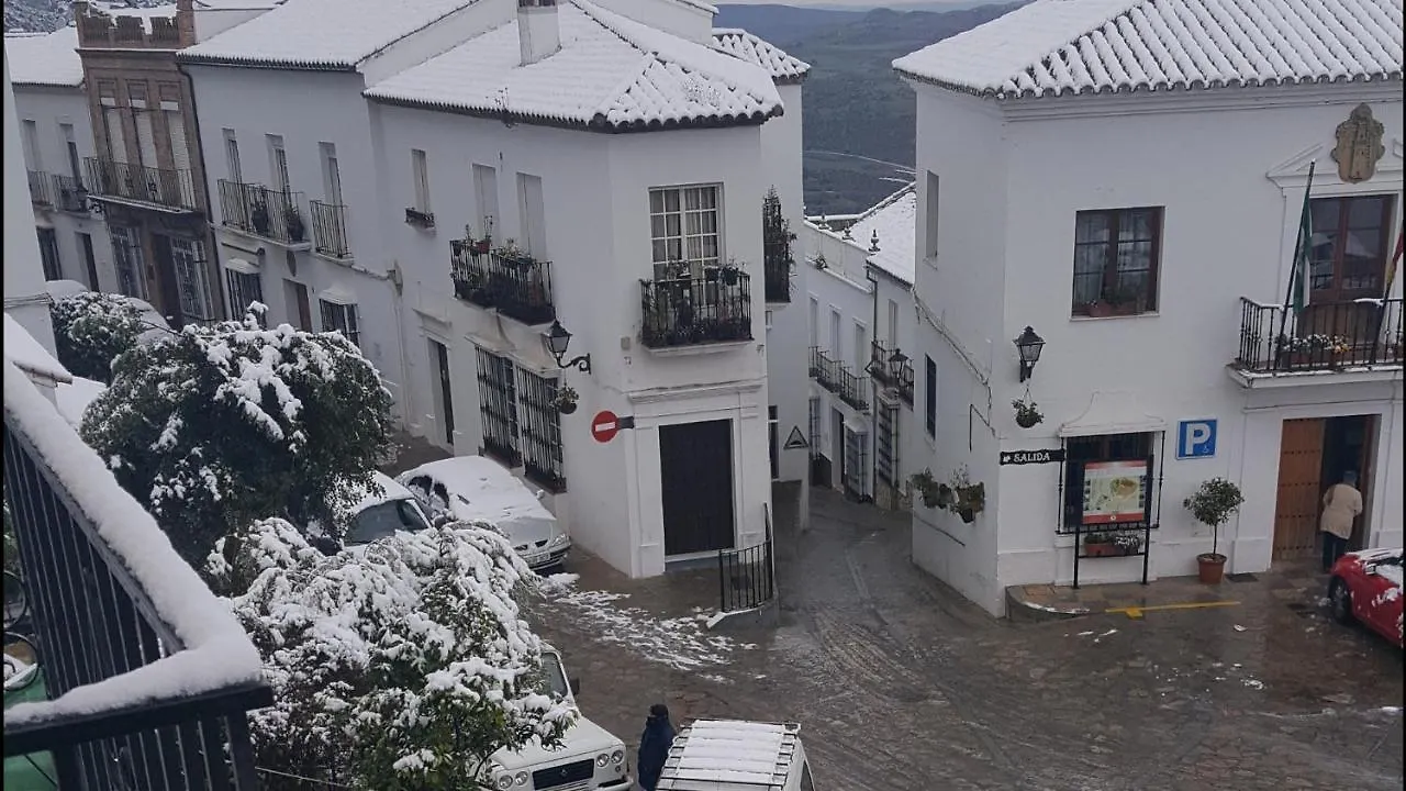 Apartamentos el Mirador en la Plaza de Zahara Zahara De La Sierra 0*,